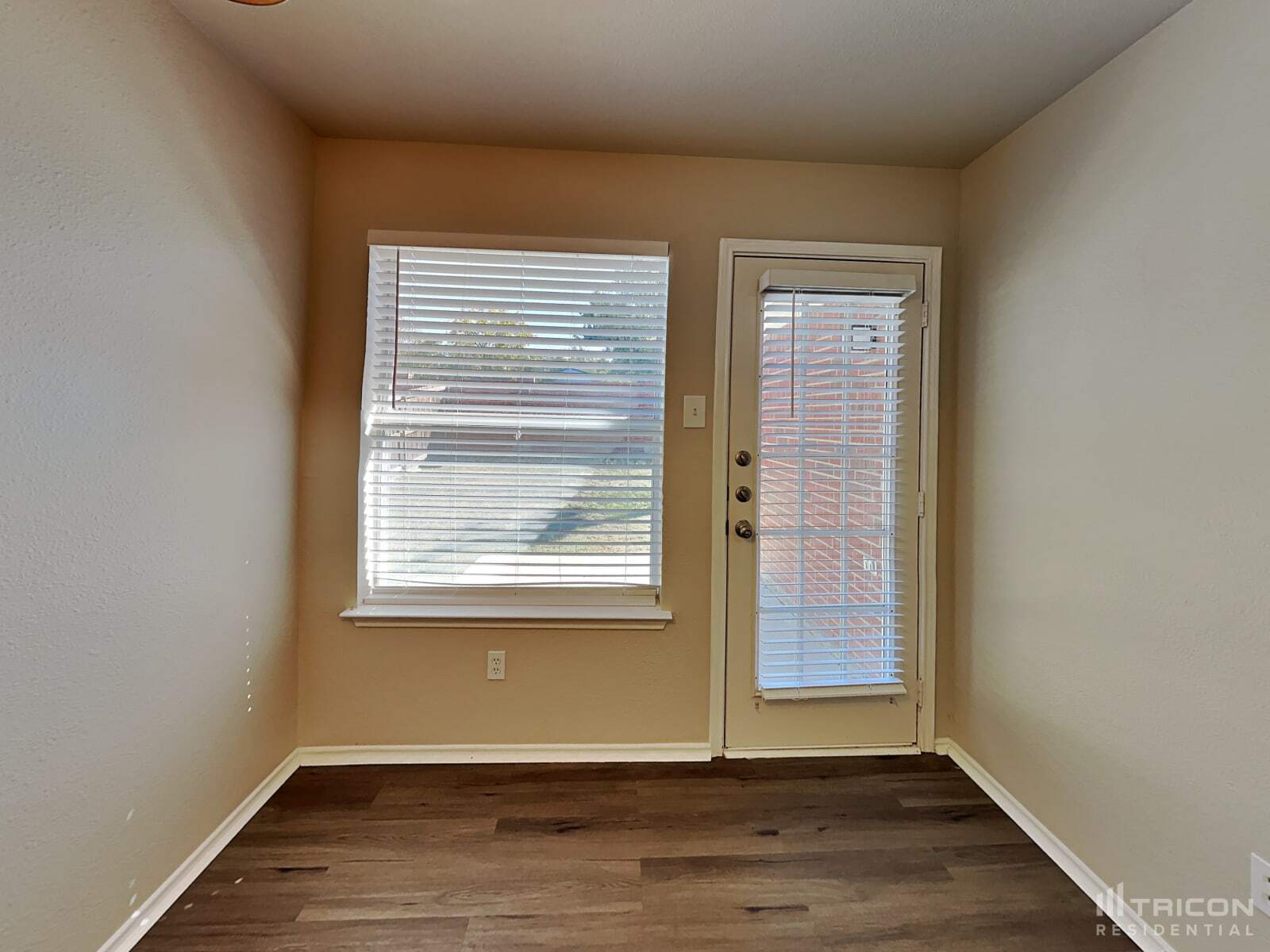 Building Photo - 1410 Misty Meadow Dr