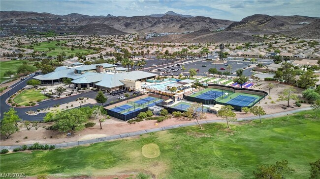 Building Photo - 2118 Desert Woods Dr