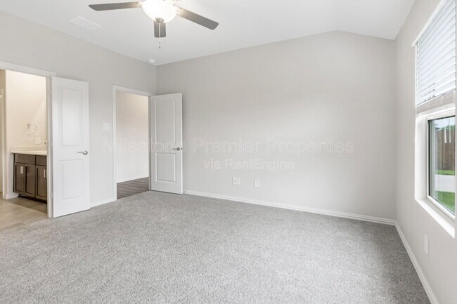 Building Photo - 2200 Dunbar Dr