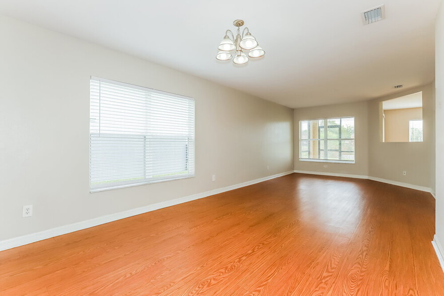 Building Photo - 352 Beacon Harbour Loop