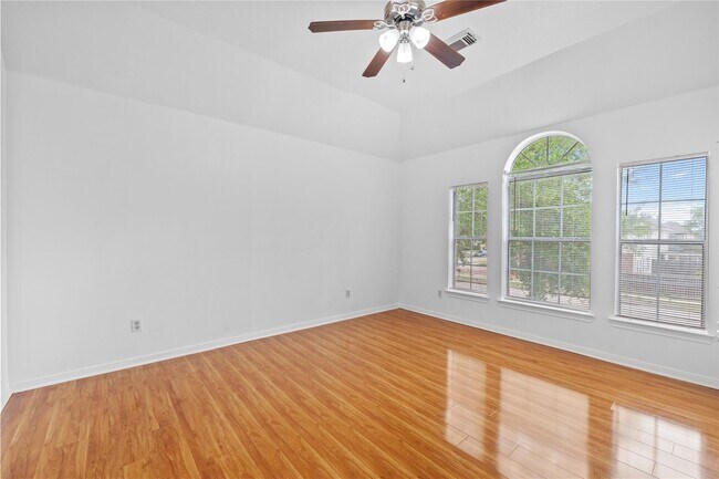 Building Photo - 2106 Hawks Rd