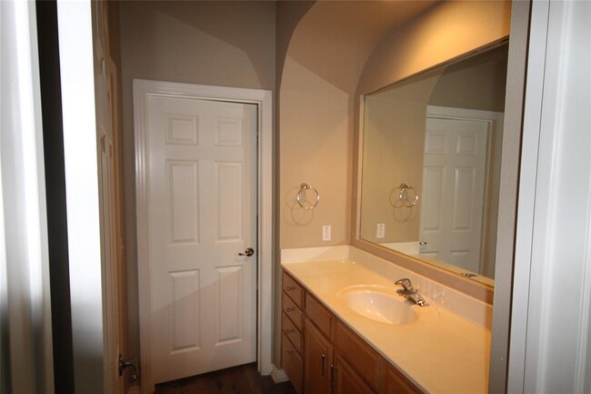 Building Photo - 11558 Spicewood Pkwy