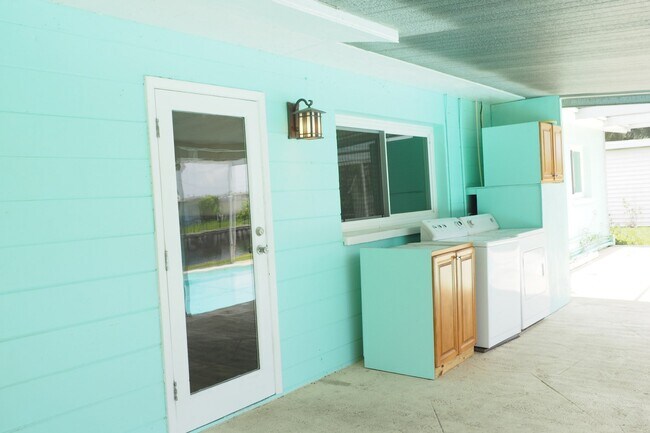 Building Photo - 10154 118th Ave