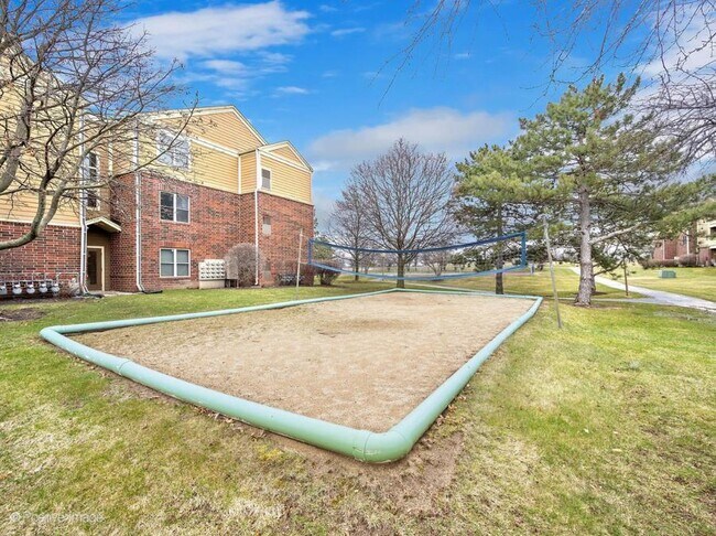 Building Photo - 2 bedroom in BLOOMINGDALE IL 60108