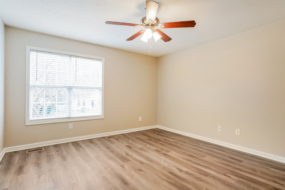 Building Photo - 1256 Grovewood Dr