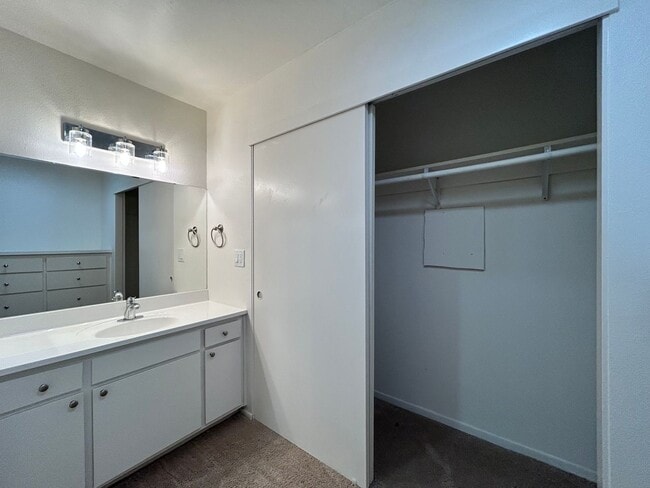 Building Photo - Charming 1BD/1BA W/ Reserved Parking and Community Laundry in Linda Vista!