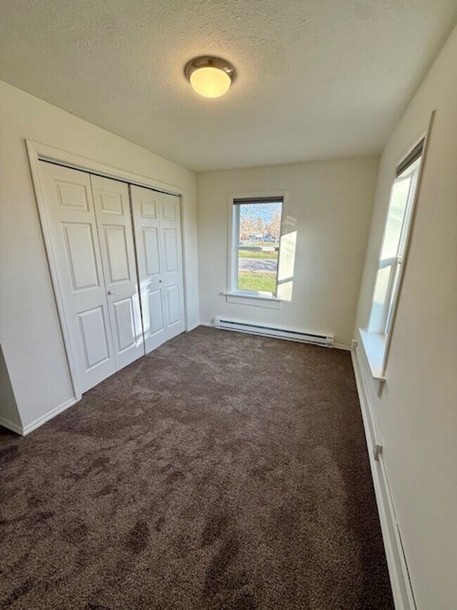 Building Photo - Newly Renovated 2-Bedroom Home – Pet Friendly!