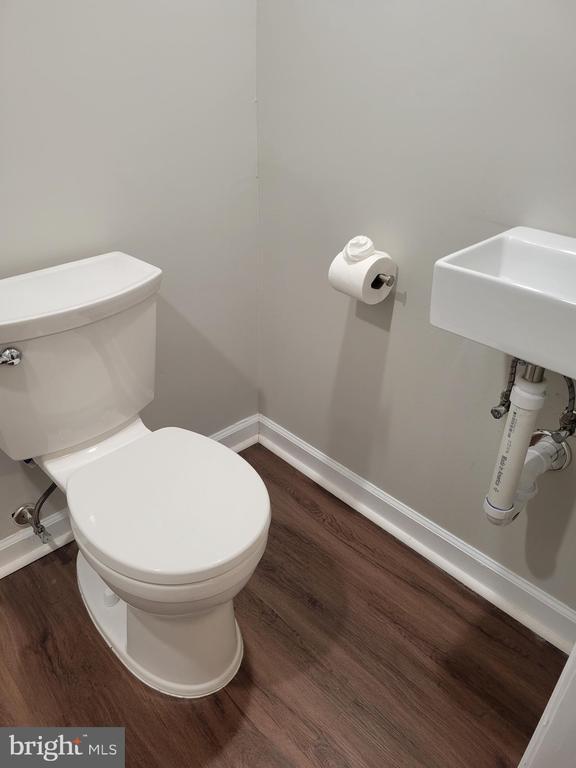 Building Photo - 2250 N Quantico St