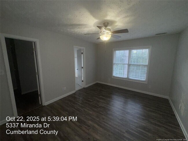 Building Photo - 5337 Miranda Dr