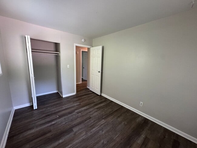 Building Photo - Far Eastside 4 Bedroom 2 Bath