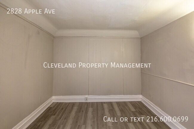 Building Photo - 2828 Apple Ave