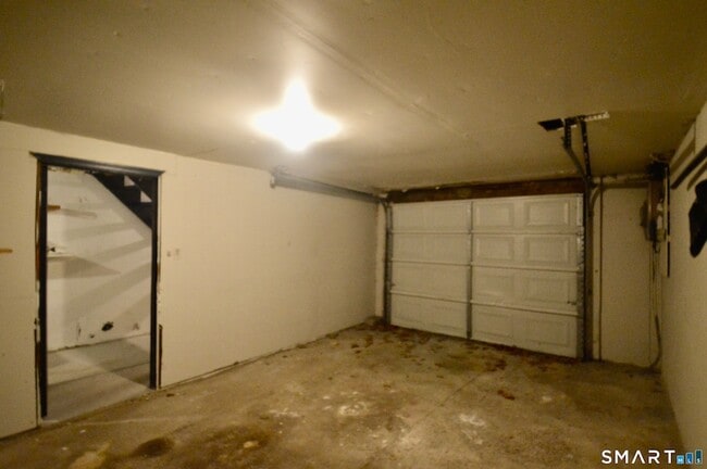 Building Photo - 136 Forest Rd