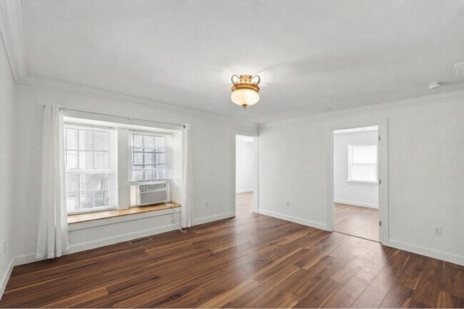 Building Photo - 27 Winthrop St