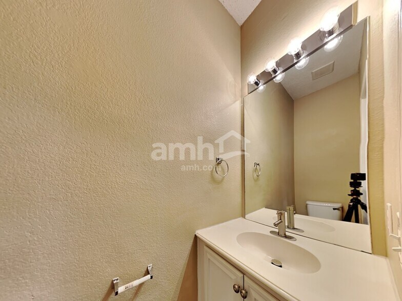 Building Photo - 3406 Broadview Ct