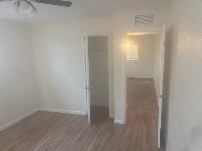 Building Photo - 2746 W Glenrosa Ave