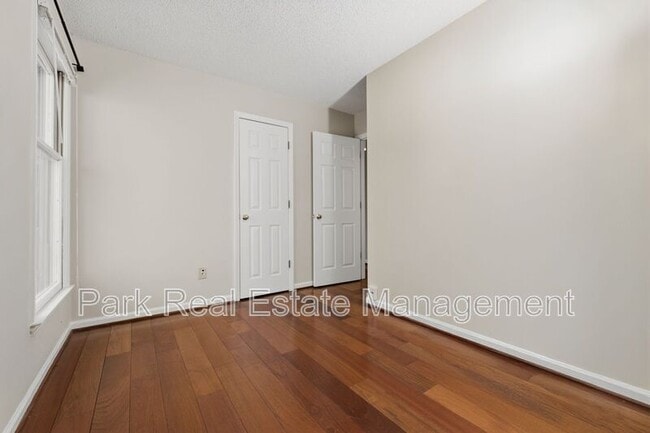 Building Photo - 106 Laura May Ln