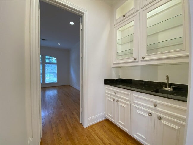 Building Photo - 3024 Rice Boulevard