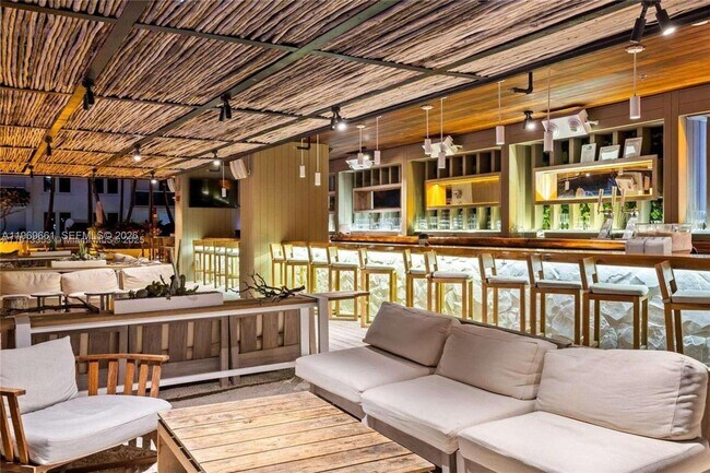 Building Photo - 2301 Collins Ave