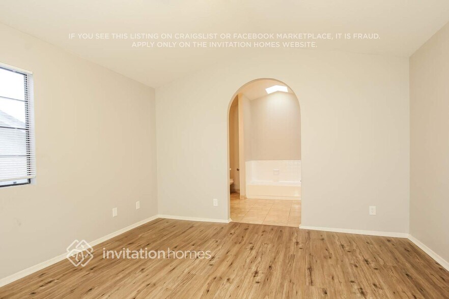 Building Photo - 1502 E Rosemonte Dr