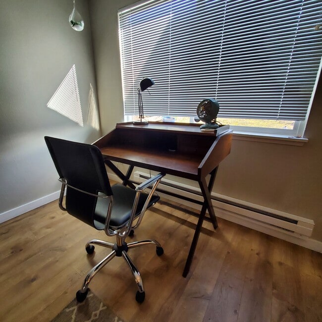 Building Photo - 1006 S Sprague Ave