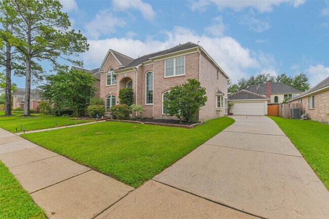 Building Photo - 13023 Dogwood Blossom Trail