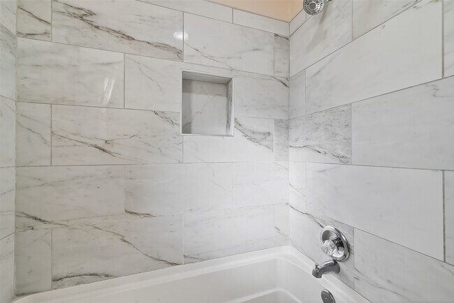 Building Photo - 1698 Creekside Dr