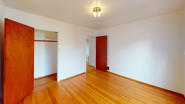 Building Photo - Nicely Updated 2 bedroom San Bruno single-family home w. garage, yard, laundry