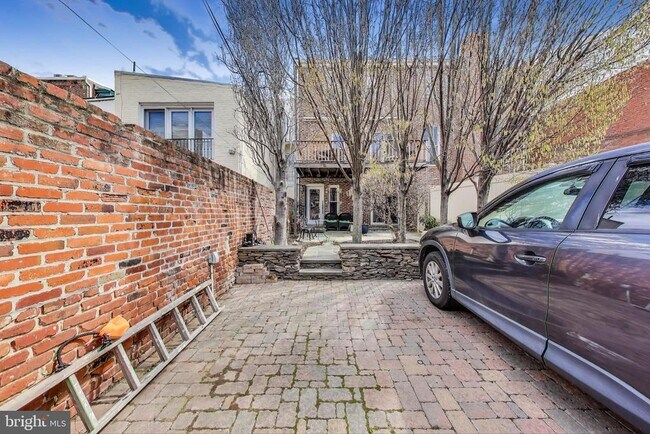 Building Photo - 1324 10th St NW