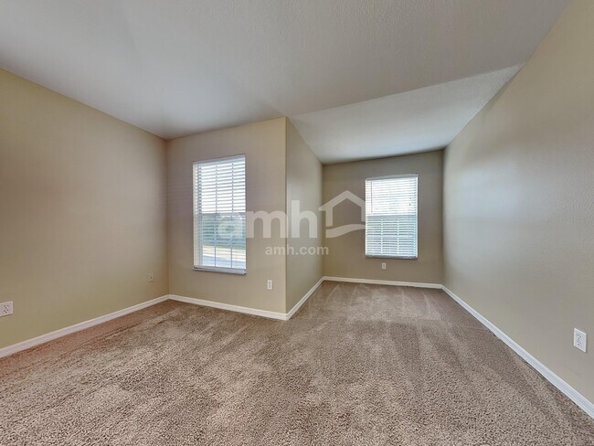 Building Photo - 31437 Heatherstone Dr