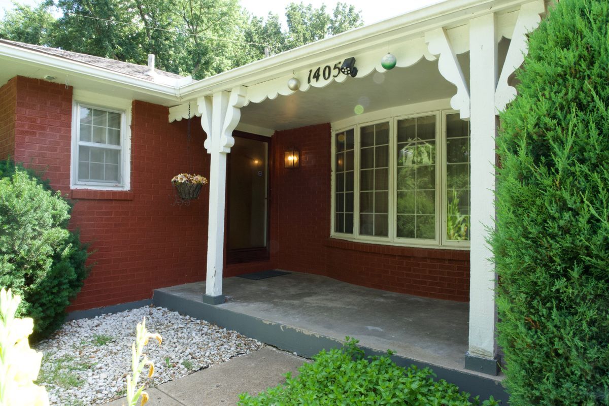 Building Photo - 1405 N 82nd Terrace