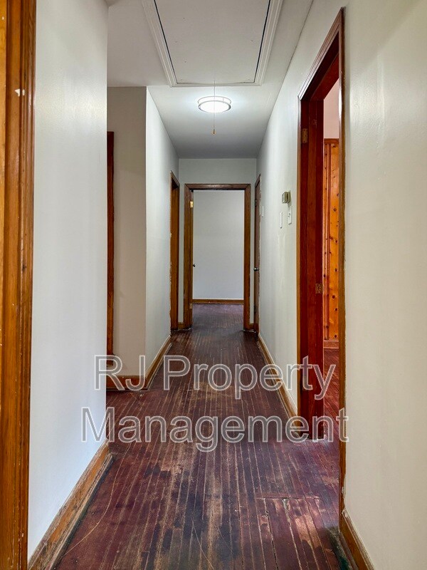 Building Photo - 1834 St Elmo Ave