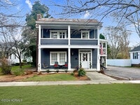 Building Photo - 207 S Oakum St