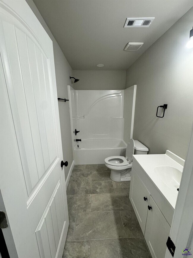 Building Photo - 301 Doyle St