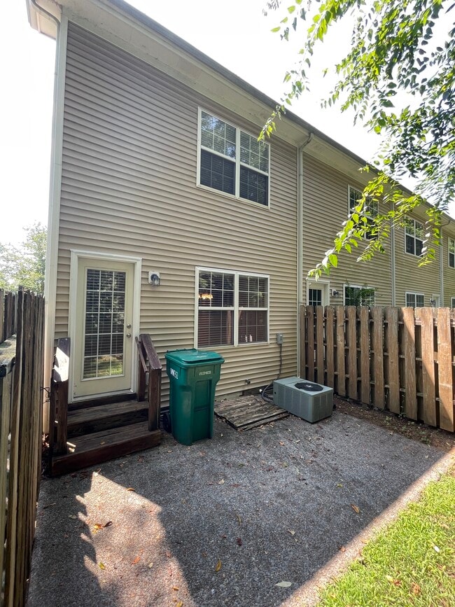 Building Photo - 407 Newport Meadows Cir