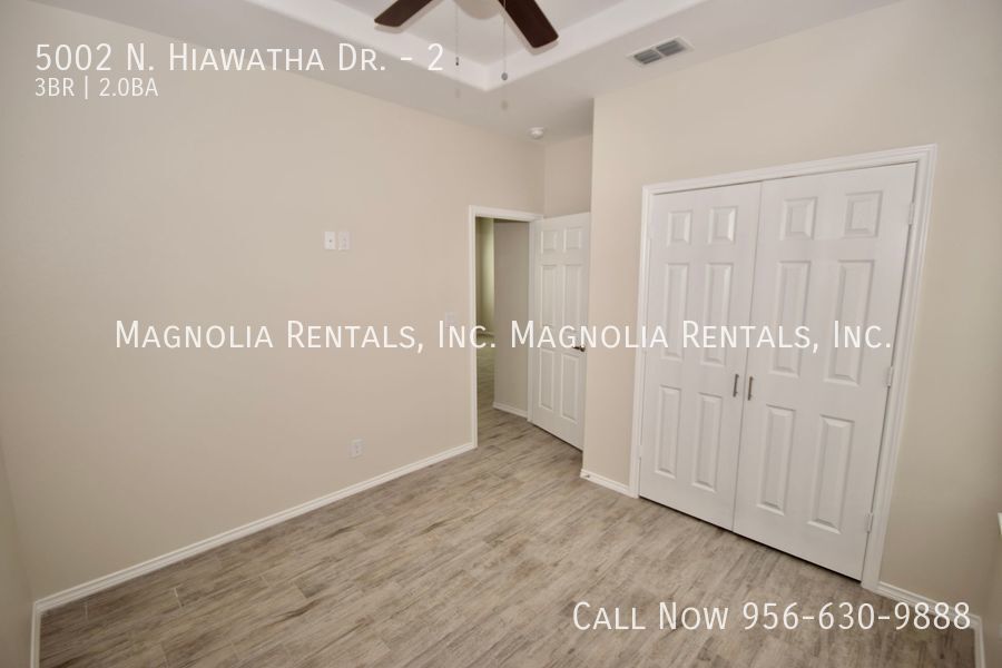 Building Photo - 5002 N Hiawatha Dr