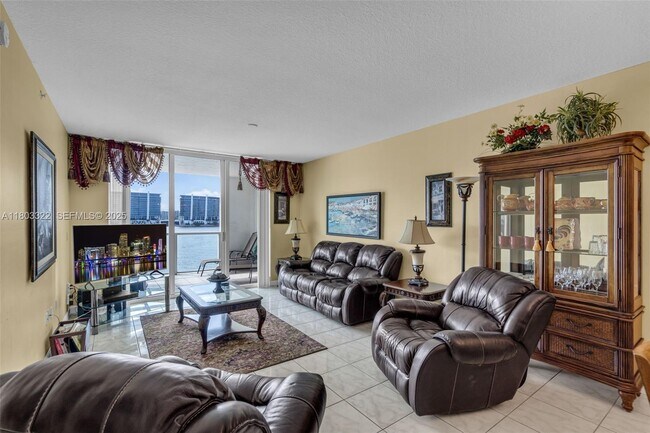 Building Photo - 18100 N Bay Rd