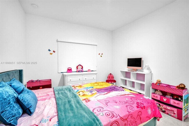 Building Photo - 1337 NW 3rd St