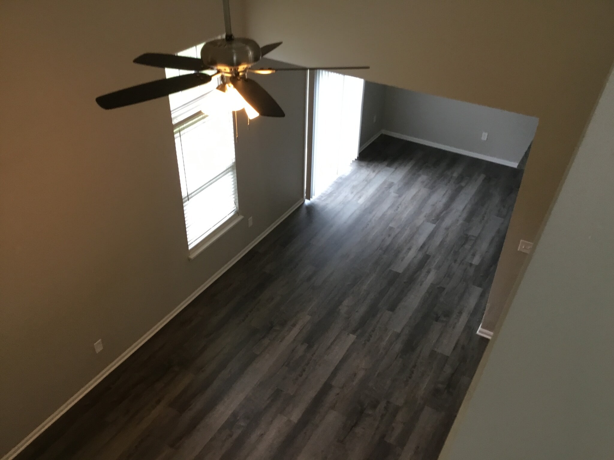 Building Photo - 1465 Creekside Dr