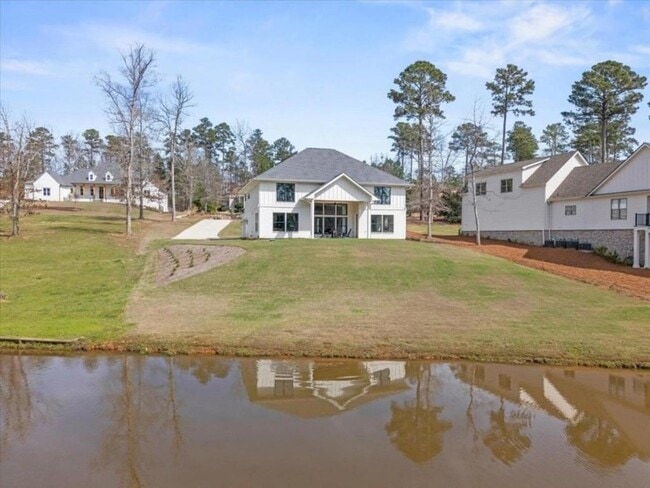 Building Photo - 1270 Glen Eagle Dr