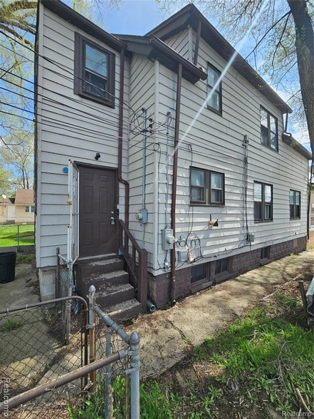 Building Photo - 8033 Jackson Ave