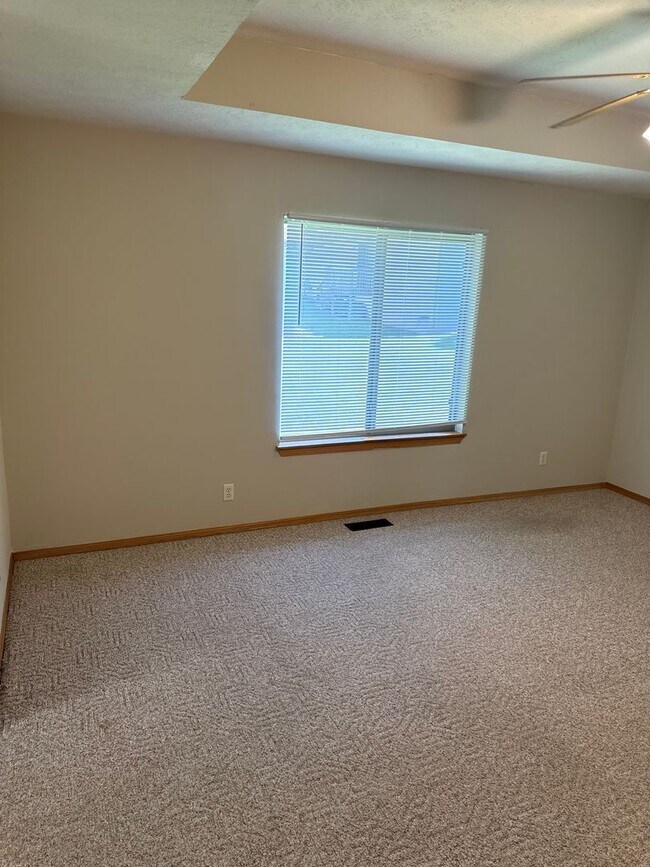 Building Photo - 3805-3807 W Montclair