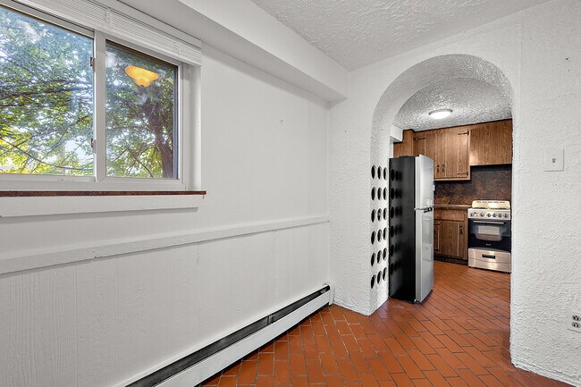 Building Photo - 26324 Harper Ave