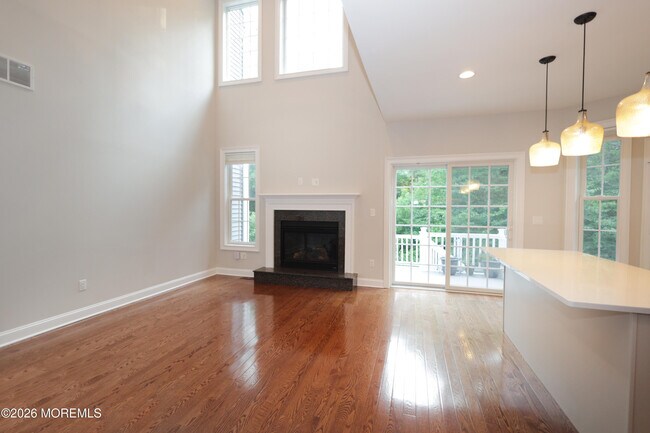 Building Photo - 10 Gonzalez Dr