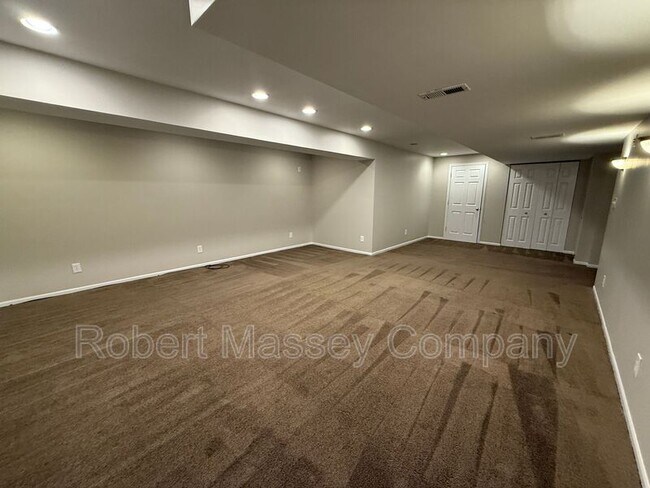 Building Photo - 6716 Bluffview Cir