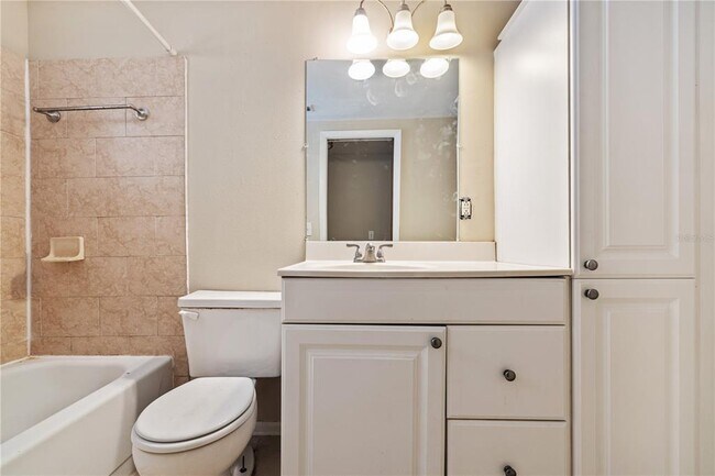 Building Photo - 3631 Anderson Ave