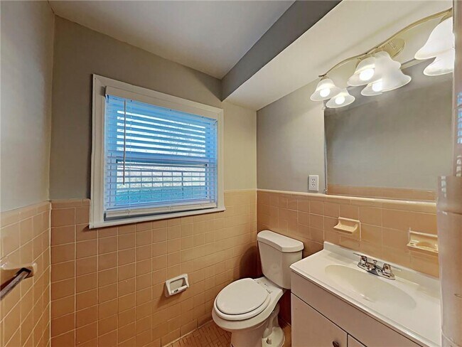 Building Photo - 3148 Thrasher Cir