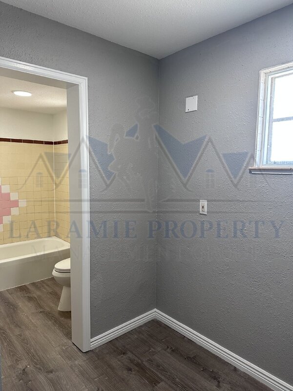 Building Photo - 165 N 3rd St