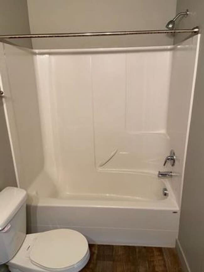 Building Photo - Charming 2 Story Townhome w/ 2 Attached Car Garage