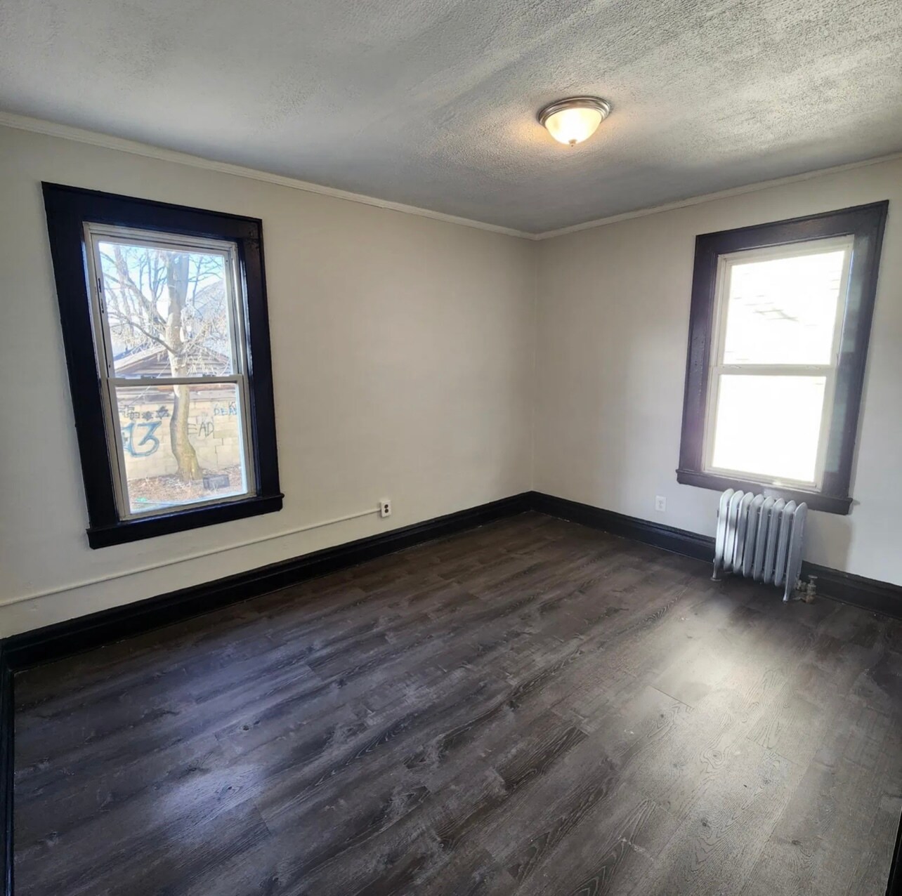 917 Grove St 1B - 916 Grove St