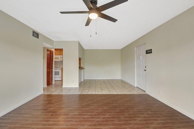 Building Photo - 616 Sea Pine Way